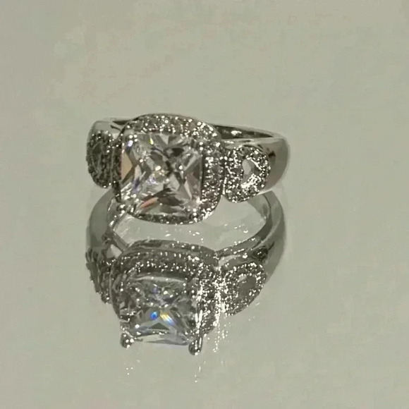 FREE 🆕 Piatella ring, 2 carat cushion square cut, side accents, 14k white gold… - Picture 3 of 15